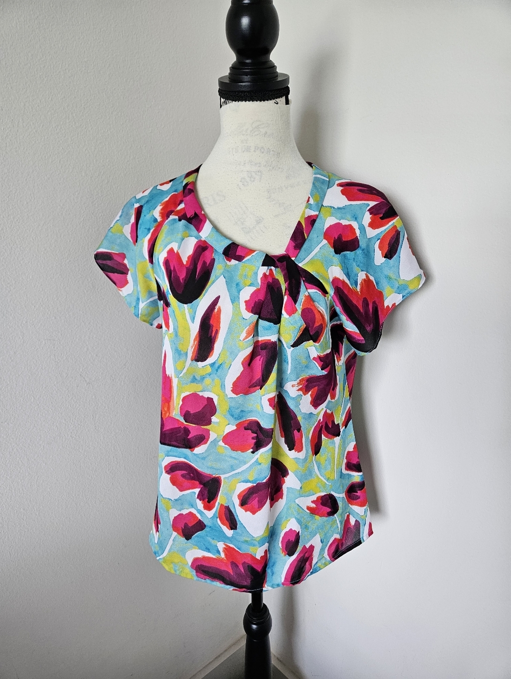 🌸Liz Claiborne Floral Watercolor Short-Sleeve Top in Bright Pink & Aqua size S